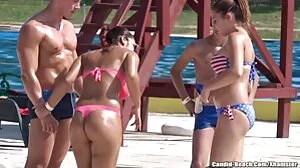 Δύο MILF με τεράστια βυζιά γαμούν έναν τυχερό άντρα