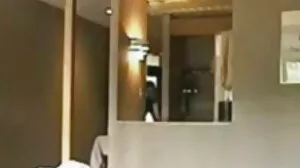 Το Slender Hipster θέλει να αλλάξει το Butt Plug 4 Cock