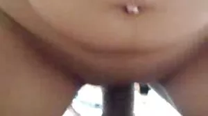 Η Brunette Hoe Gia Derza πηγαίνει Ass to Mouth