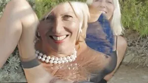 Η Sarah Vandella πρωκτικό γαμάει με μπάλα γιόγκα
