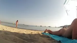 Οι θετές αδερφές Karla και Zoey μοιράζονται έναν κόκορα για πρωκτικό
