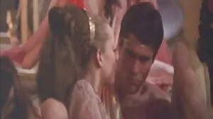 Το ισπανικό MILF ψεκάζει μετά από έντονο σκατά